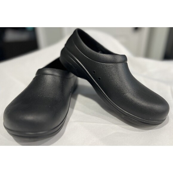 Crocs On The Clock Work Clogs Womens 10 Men 8 Black Slip Resistant Slip On Shoes - Picture 1 of 9